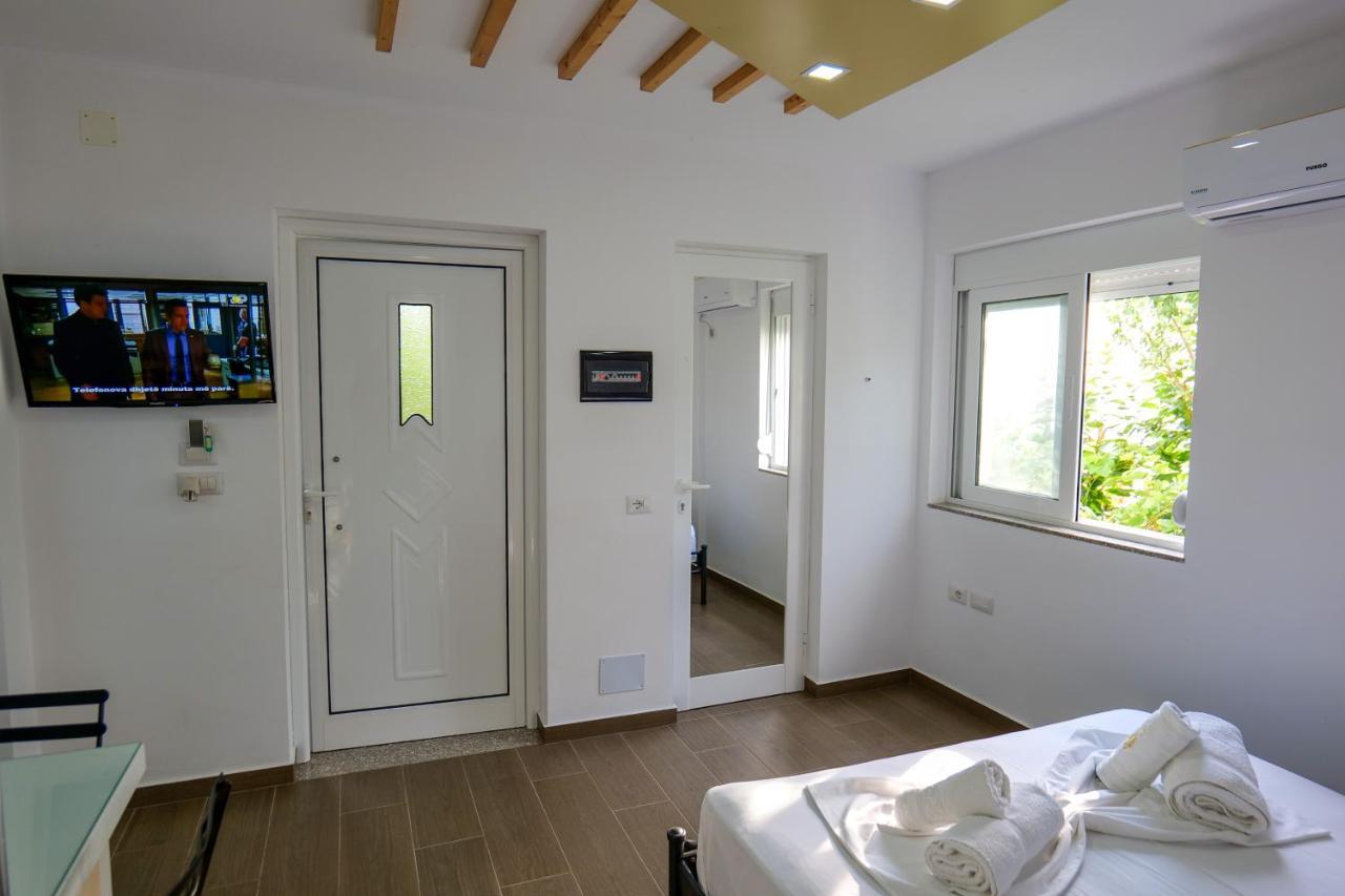 Villa Ani Borsh Exterior photo